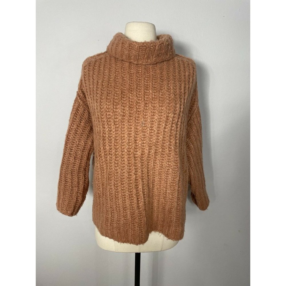 Free People  Wool Blend Chunky Kint Fluffy Fox Sweater in Papaya Women’s S